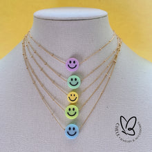 Load image into Gallery viewer, Smiley face gold chain necklace