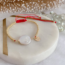 Load image into Gallery viewer, Gold beaded pearl bracelet