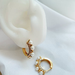 Mini hoop sterling silver Style Dragon Tail Shape Keel With Pearl