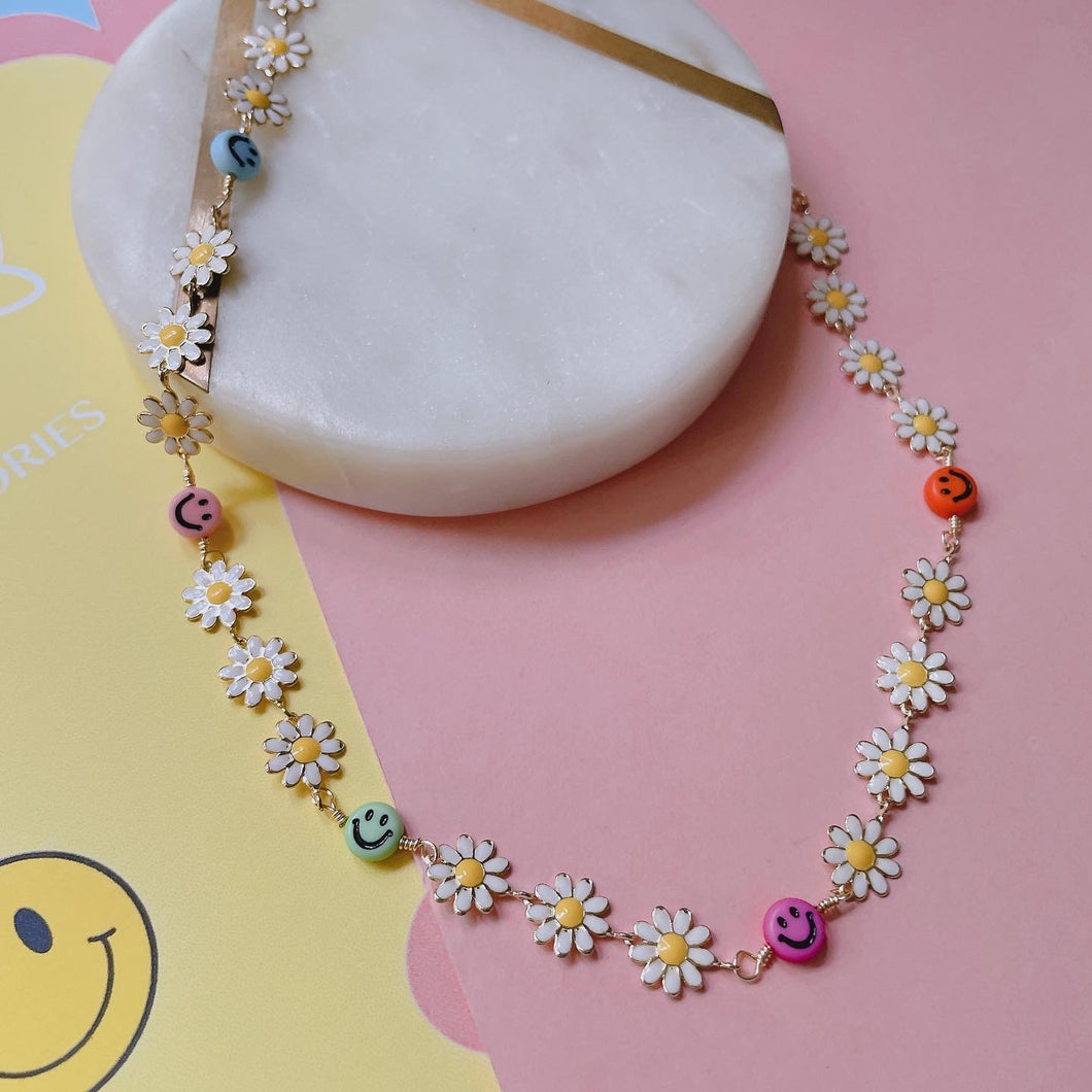Smiley & daisy flower chokerlength necklace