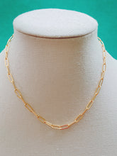 Load image into Gallery viewer, Paper clip  gold necklace