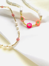 Load image into Gallery viewer, Smiley face pearl necklace