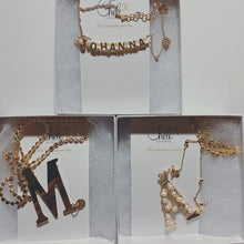 Load image into Gallery viewer, Custom name gold letters &amp; pearls