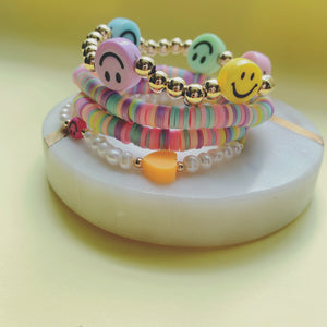 Smiley face pearl  stretchy bracelets