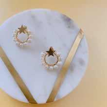 Load image into Gallery viewer, Gold mini hoop pearl hearts earrings