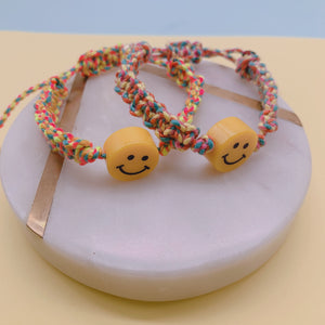 Smiley bracelets macrame