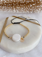 Load image into Gallery viewer, Gold beaded pearl bracelet