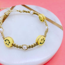 Load image into Gallery viewer, Smiley bracelets macrame