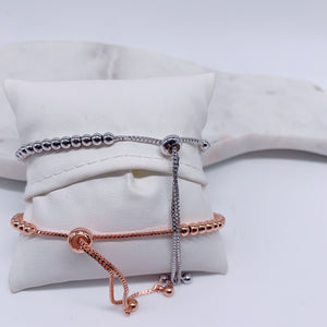 Set adjustable bracelets