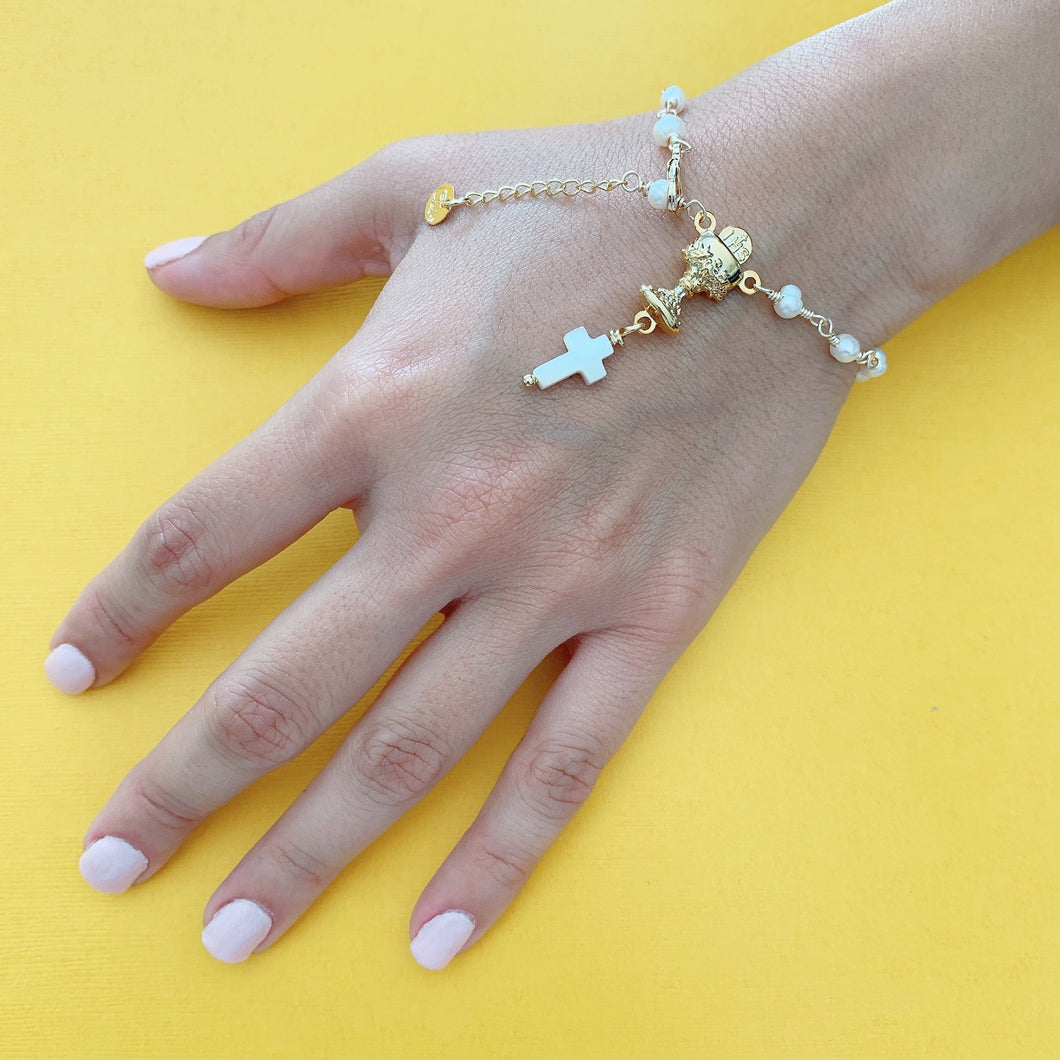 Pearl rosary bracelets favor