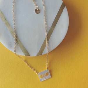 MOM pendant  shell necklace
