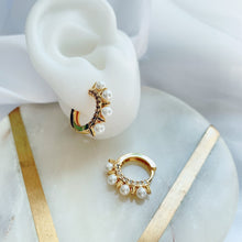 Load image into Gallery viewer, Mini hoop sterling silver Style Dragon Tail Shape Keel With Pearl